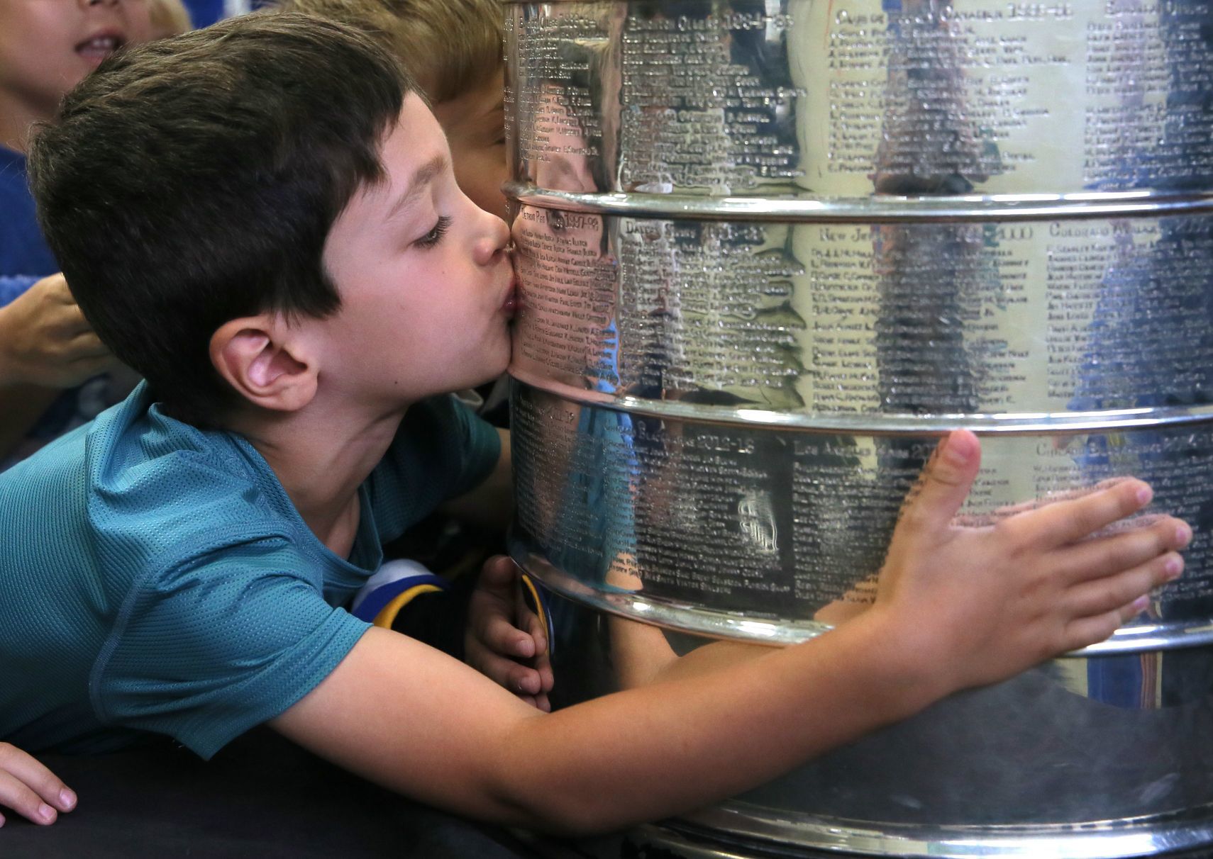 Stanley Cup visits Barretts Elementary